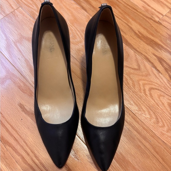 Michael Kors Shoes - Michael Kors Black Leather Pumps Heels Women Sz 8M